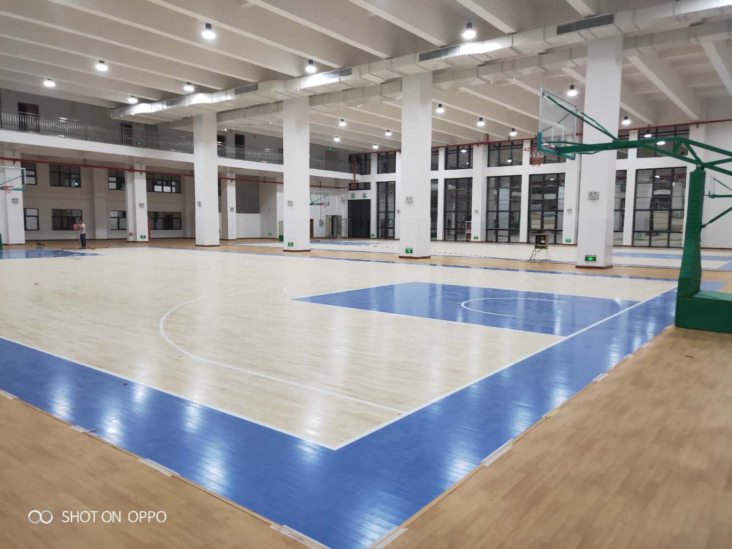 玉林玉柴体育馆室内篮球场篮球架整体打包项目
